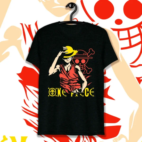 Diseño vectorial de Luffy de One Piece en formato .ai y .png para estampar camisetas, sudaderas y más. Incluye mockups de playeras negras con fondo transparente, ideal para personalización de productos.